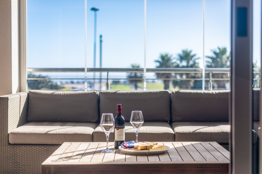 To Let 2 Bedroom Property for Rent in Mouille Point Western Cape